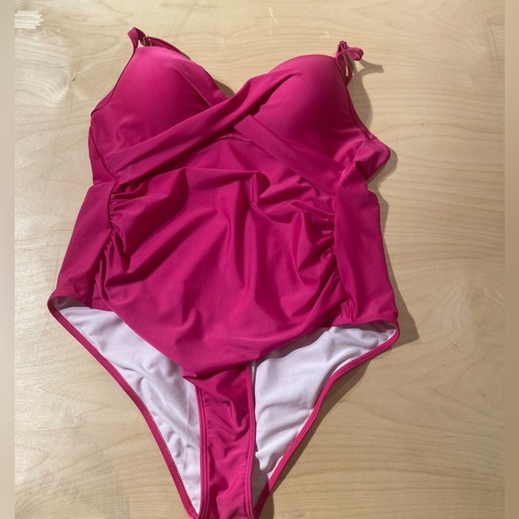 Other - One Piece Swimsuit 4XL (JI)